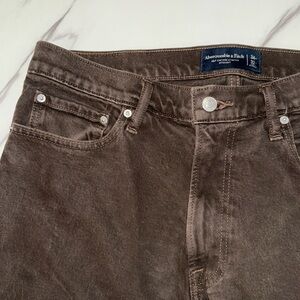 Men’s A&F Vintage Stretch Straight Jeans. Size 34x32 Dark Brown. Great condition
